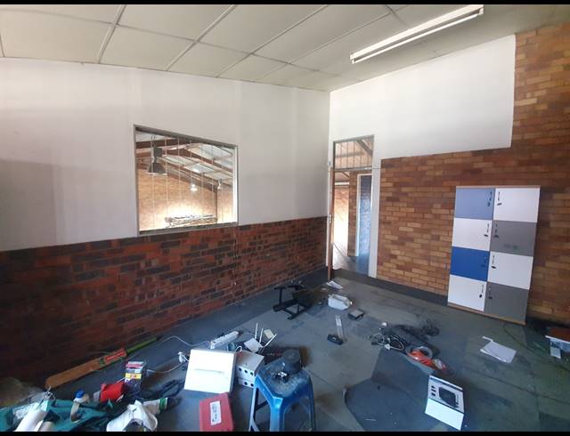 400M² WORKSHOP FOR SALE IN BOOYSENS RESERVE